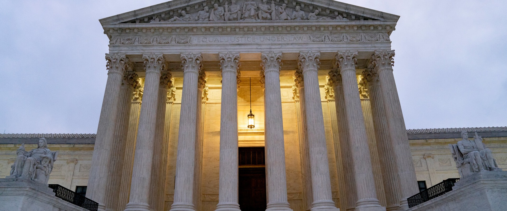 In what year did the supreme court rule that it was appropriate for lawyers to advertise?